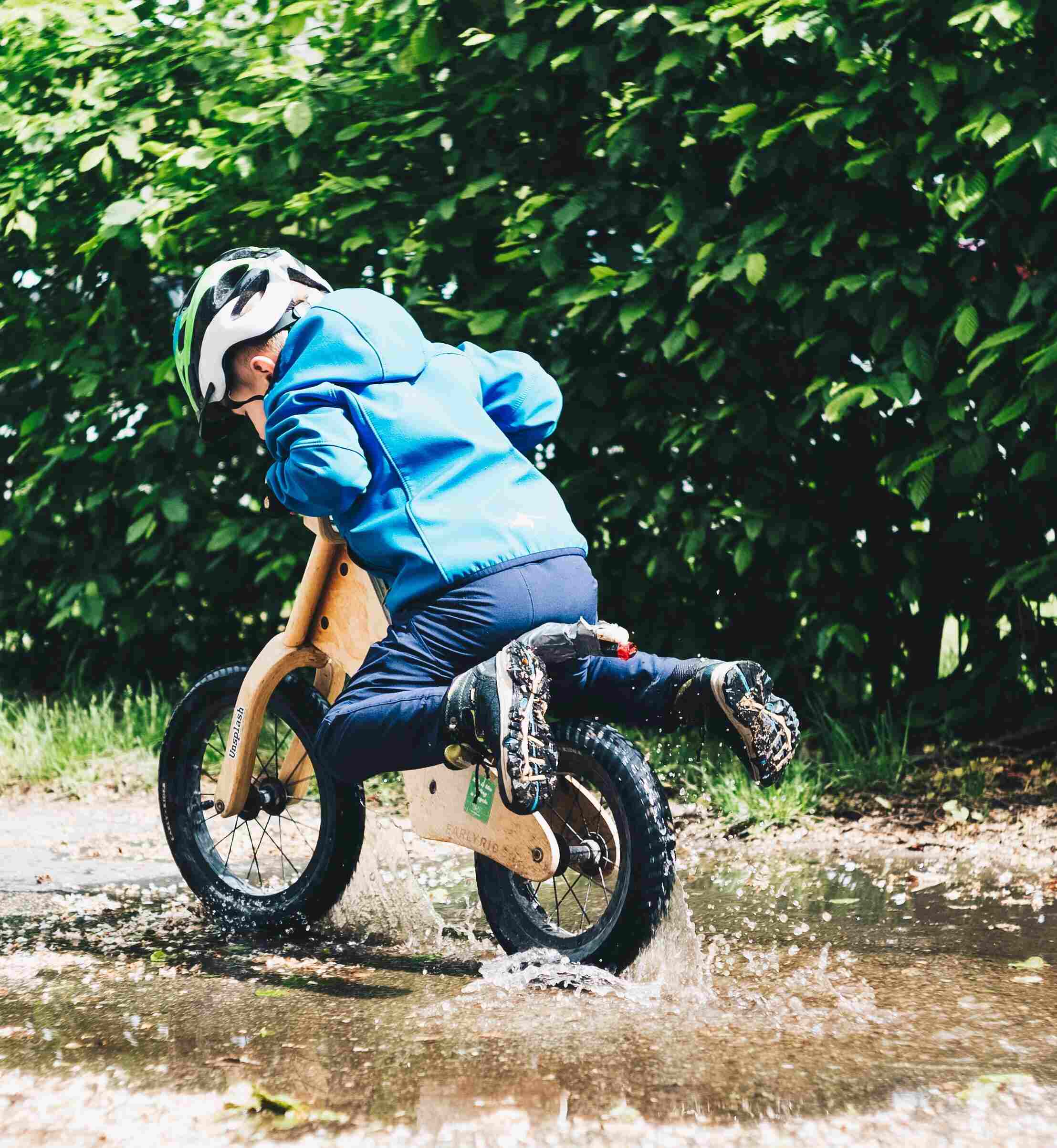 A Guide to Kids Road Bikes: Choosing the Perfect Ride for Young Cyclists